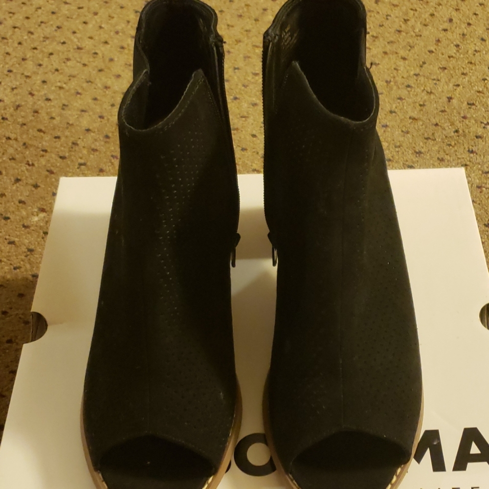 WOMEN'S  OPEN-TOE BOOTIE